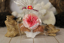 Load image into Gallery viewer, Flower Candle w/ Shell Holder