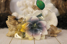 Load image into Gallery viewer, Floating Flower Candle (unscented)

