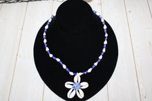 Load image into Gallery viewer, Cowrie Shell Flower Necklace
