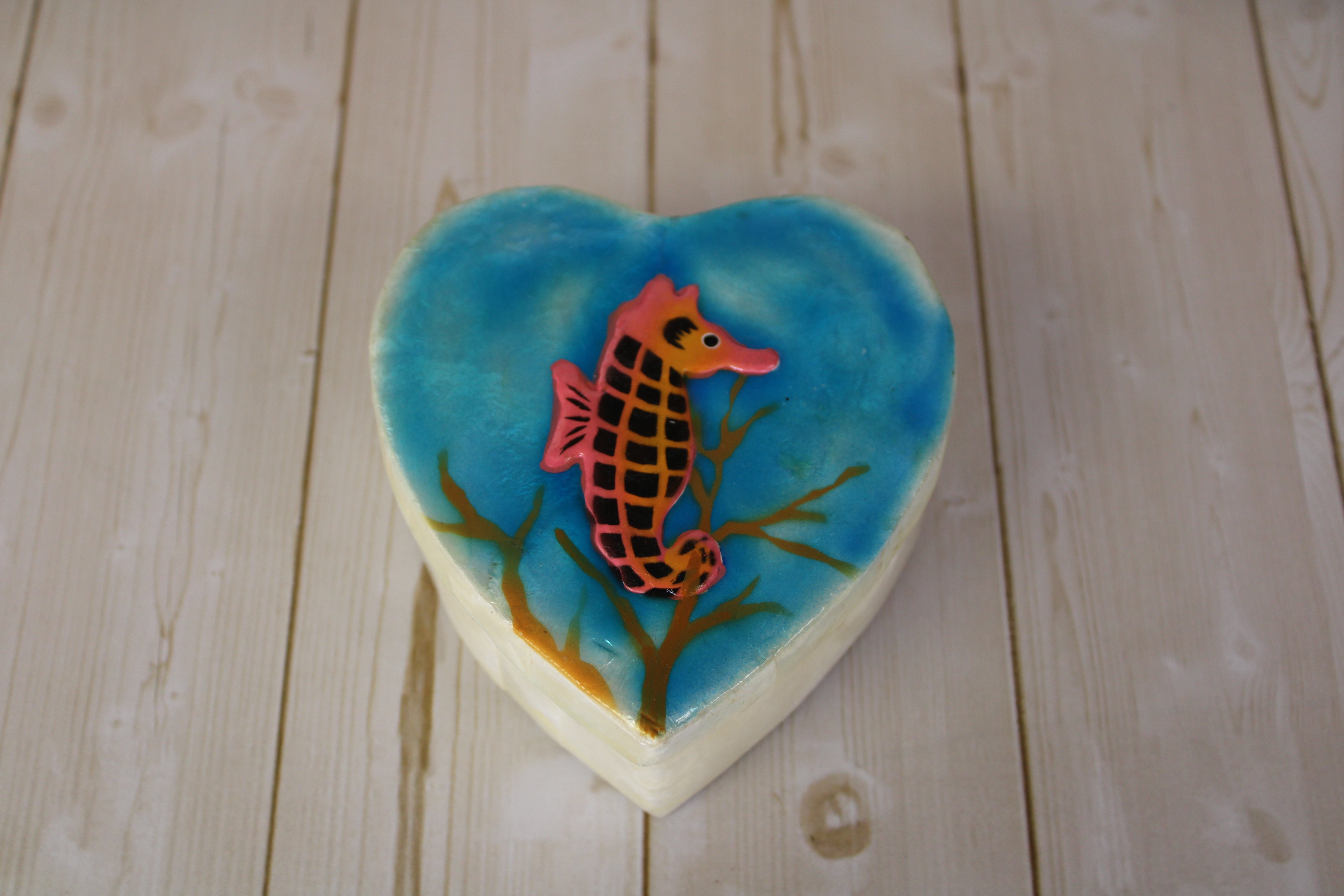 Capiz Shell Heart Box w/ Seahorse – Beach Bum Seashells