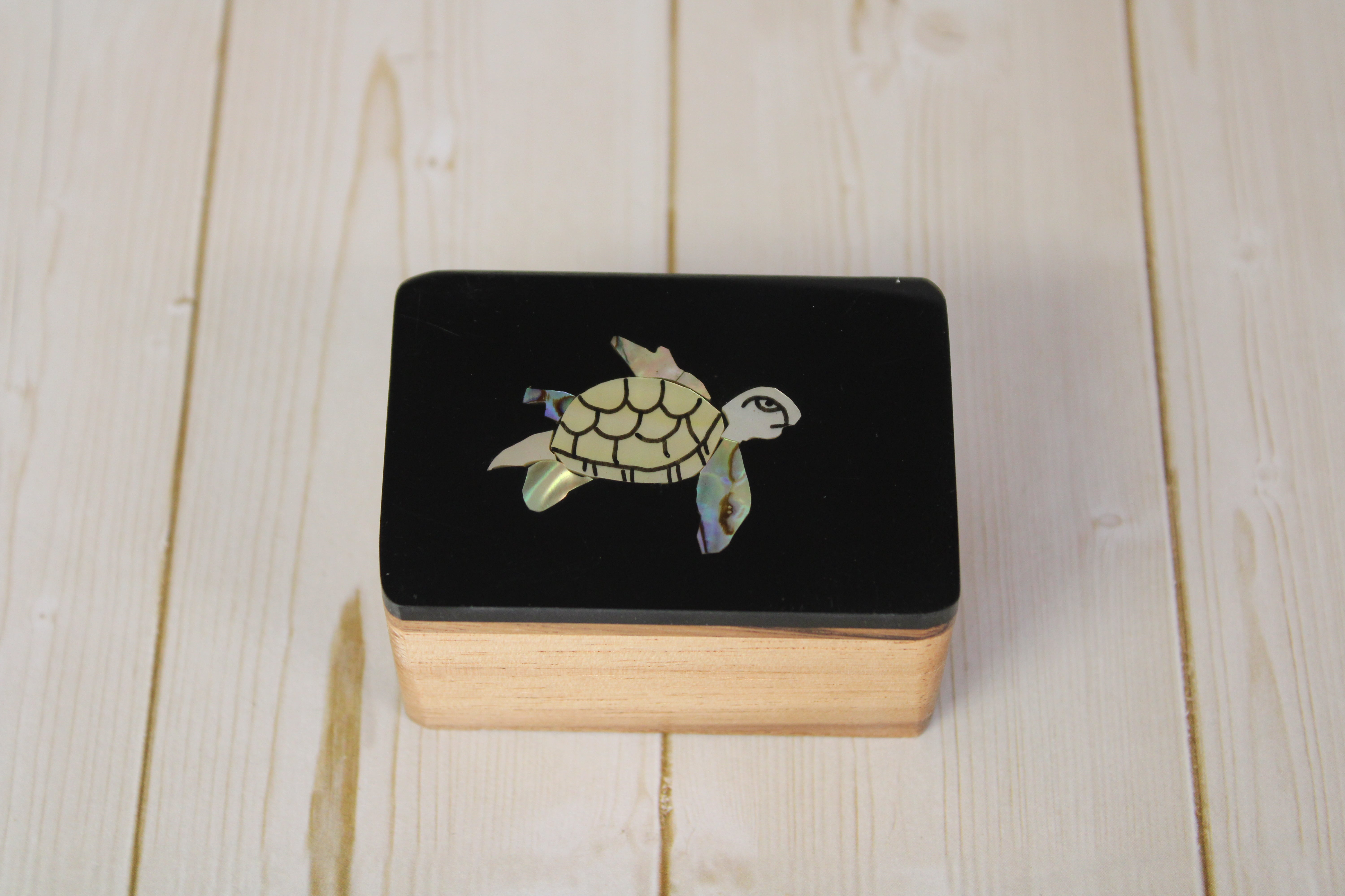 M.O.P Inlay Turtle #2 Box – Beach Bum Seashells