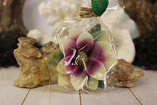 Load image into Gallery viewer, Floating Flower Candle (unscented)
